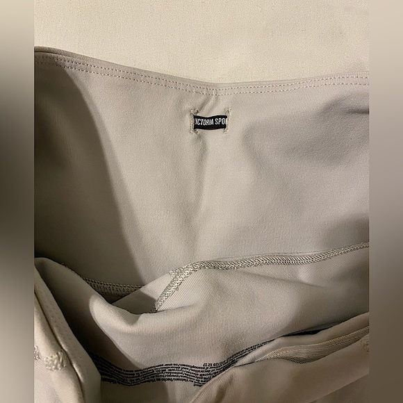 Victoria’s Secret Sport Knockout Legging in Size Extra Small - Picture 5 of 5